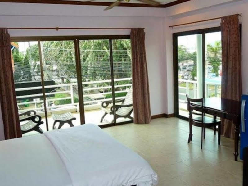 Super Green Hotel Chalong Exterior photo